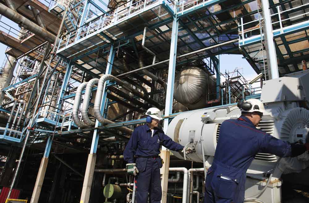 oil engineers inside oil re